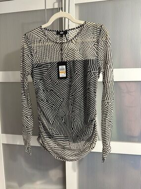 DKNY Black & White Geometric Stripe Long Sleeve Top